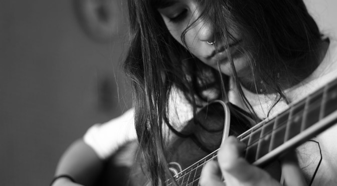 Nina Moth, ex-vocalista de la banda de posthardcore illinoise, vindrà en format acústic